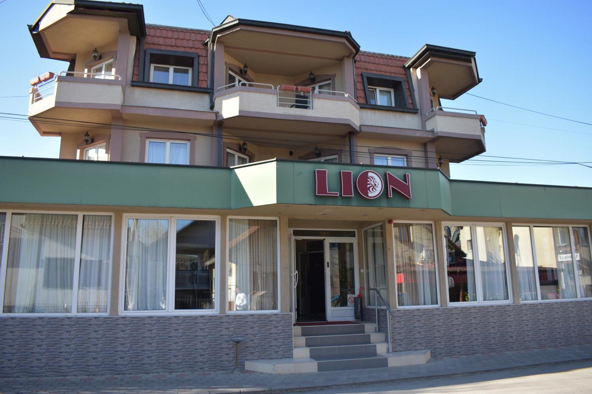 Garni Hotel Lion Jagodina Exteriör bild