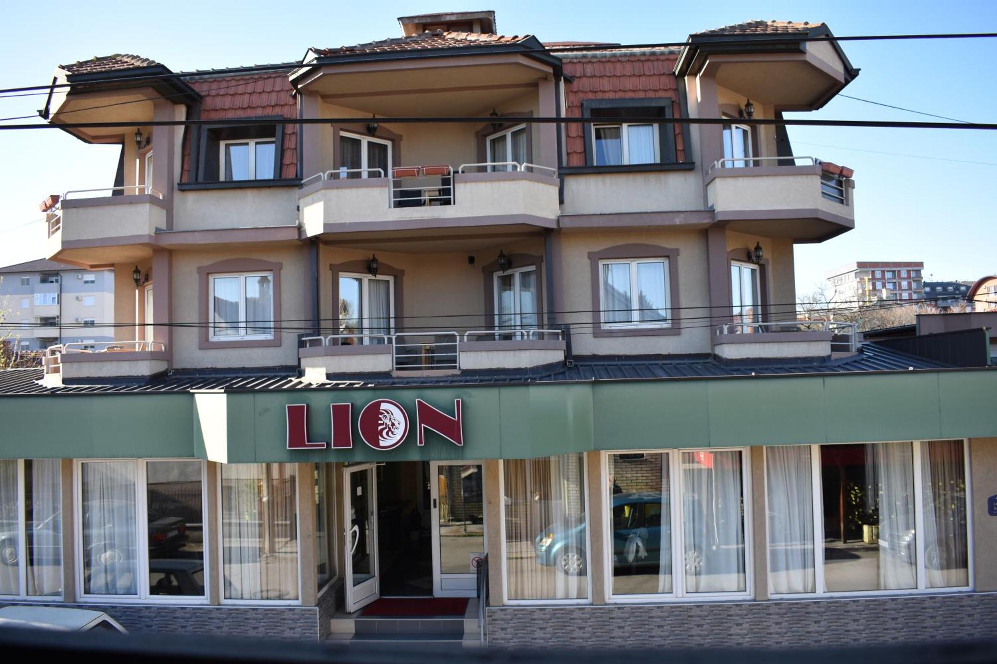 Garni Hotel Lion Jagodina Exteriör bild