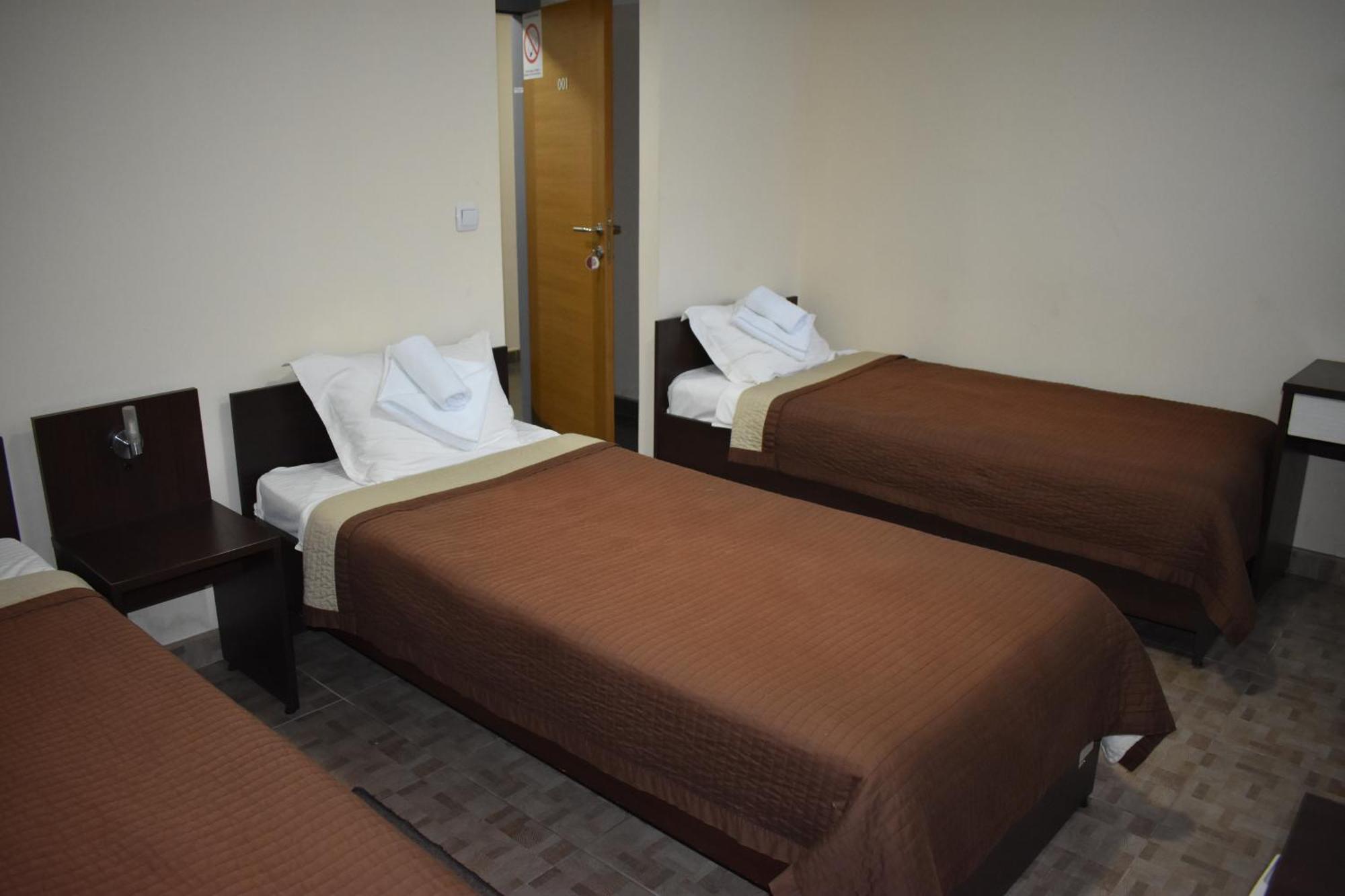 Garni Hotel Lion Jagodina Exteriör bild