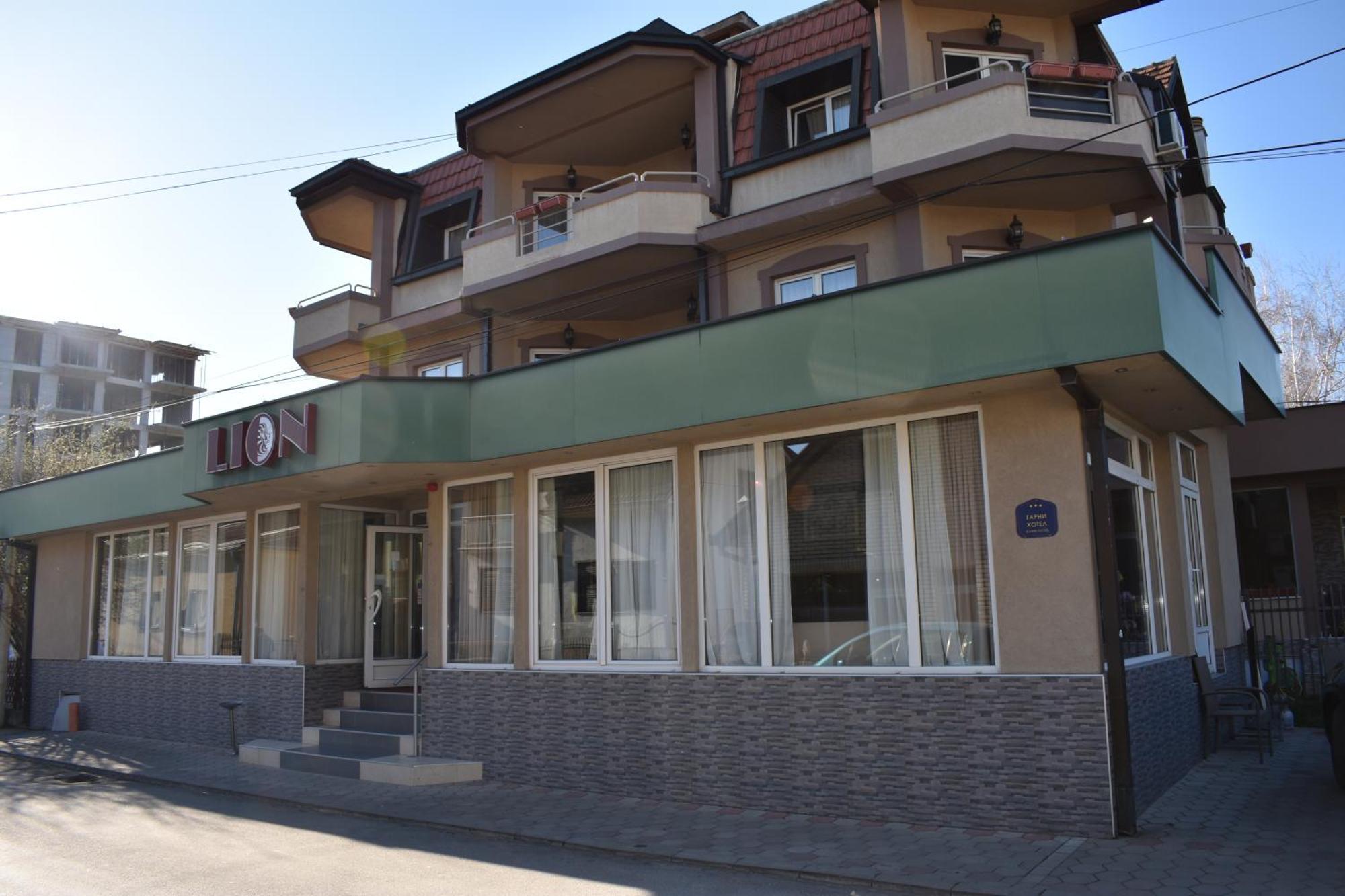 Garni Hotel Lion Jagodina Exteriör bild