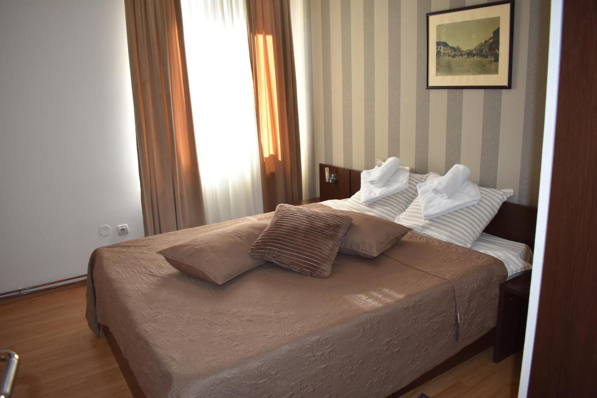 Garni Hotel Lion Jagodina Exteriör bild