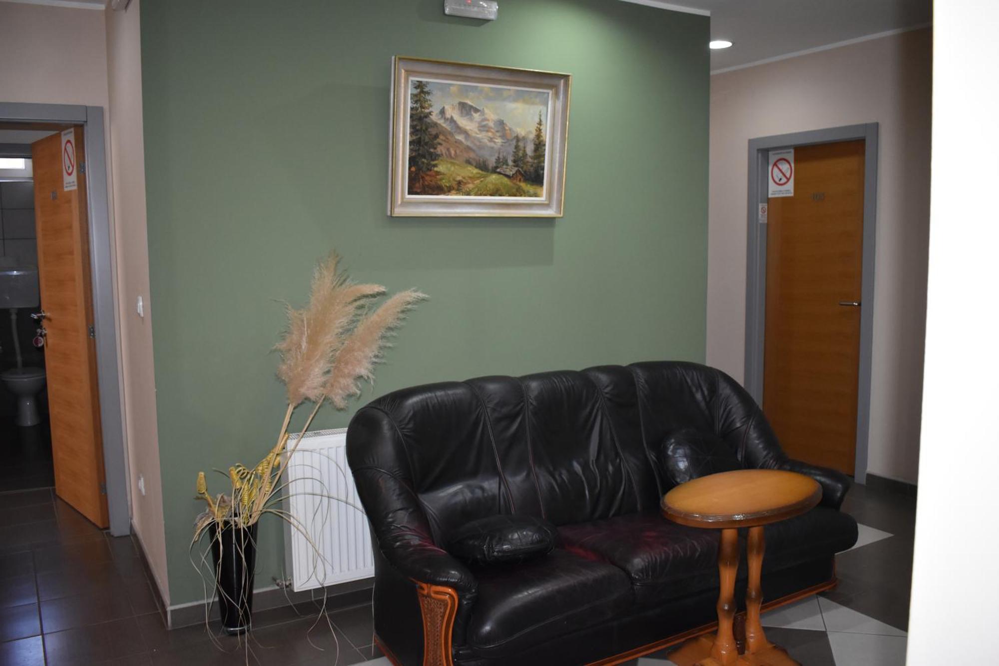 Garni Hotel Lion Jagodina Exteriör bild