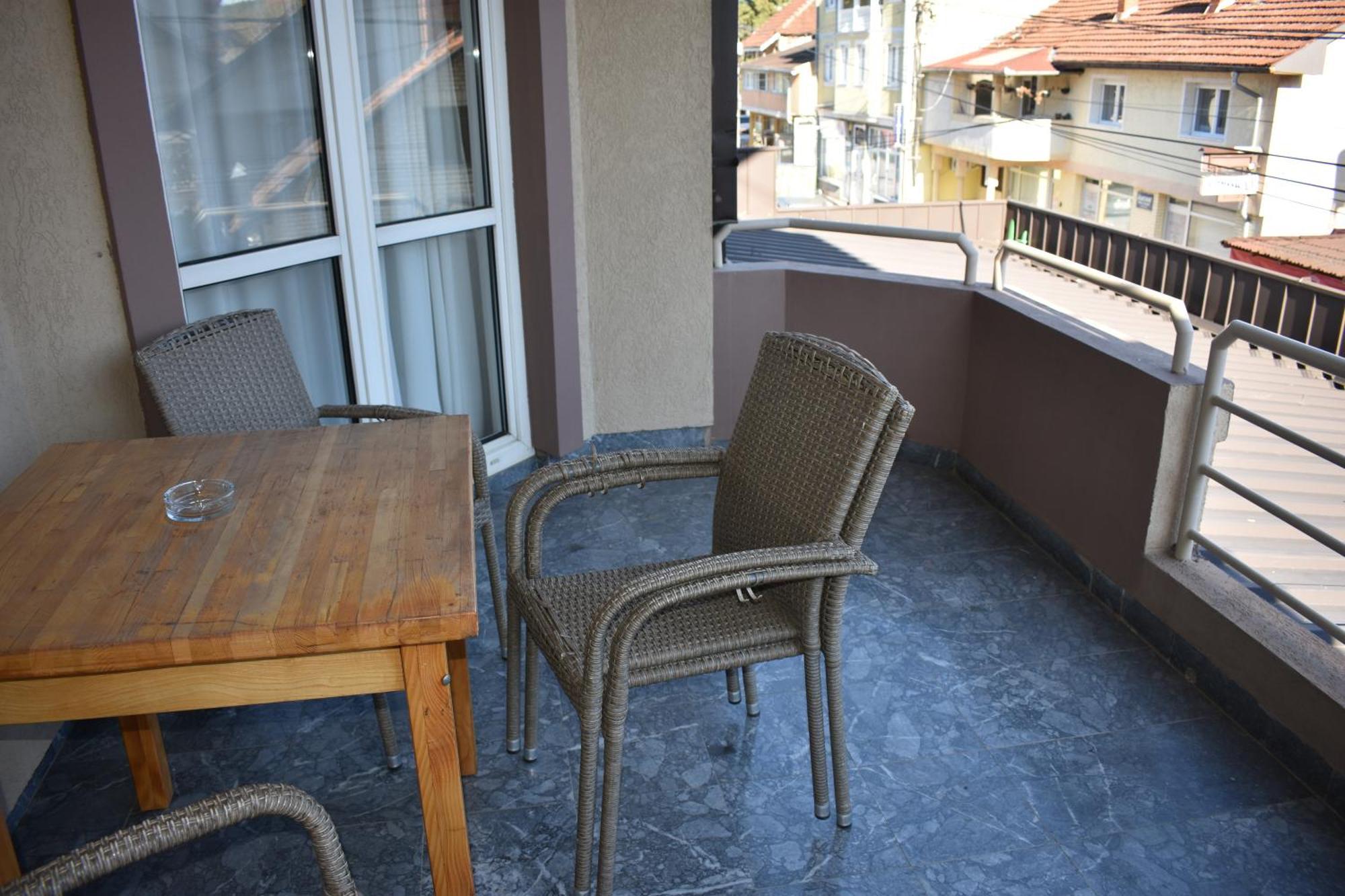 Garni Hotel Lion Jagodina Exteriör bild