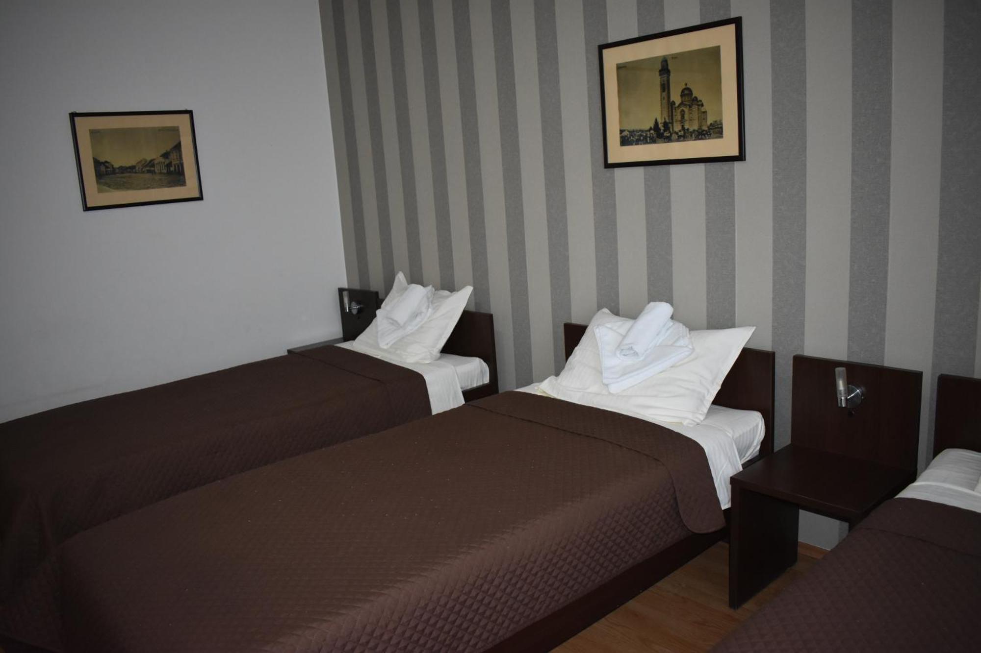 Garni Hotel Lion Jagodina Exteriör bild