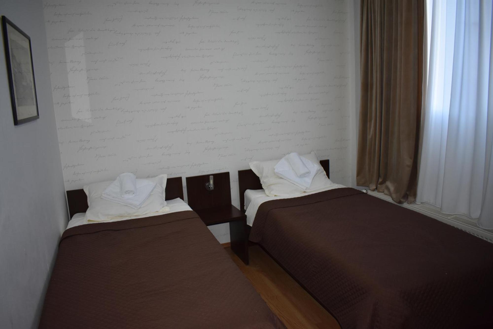 Garni Hotel Lion Jagodina Exteriör bild
